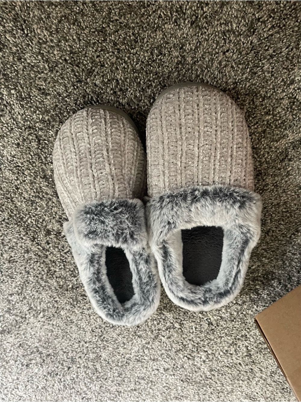 Cozy Cable Knit Faux Fur Lined Slippers - Grey